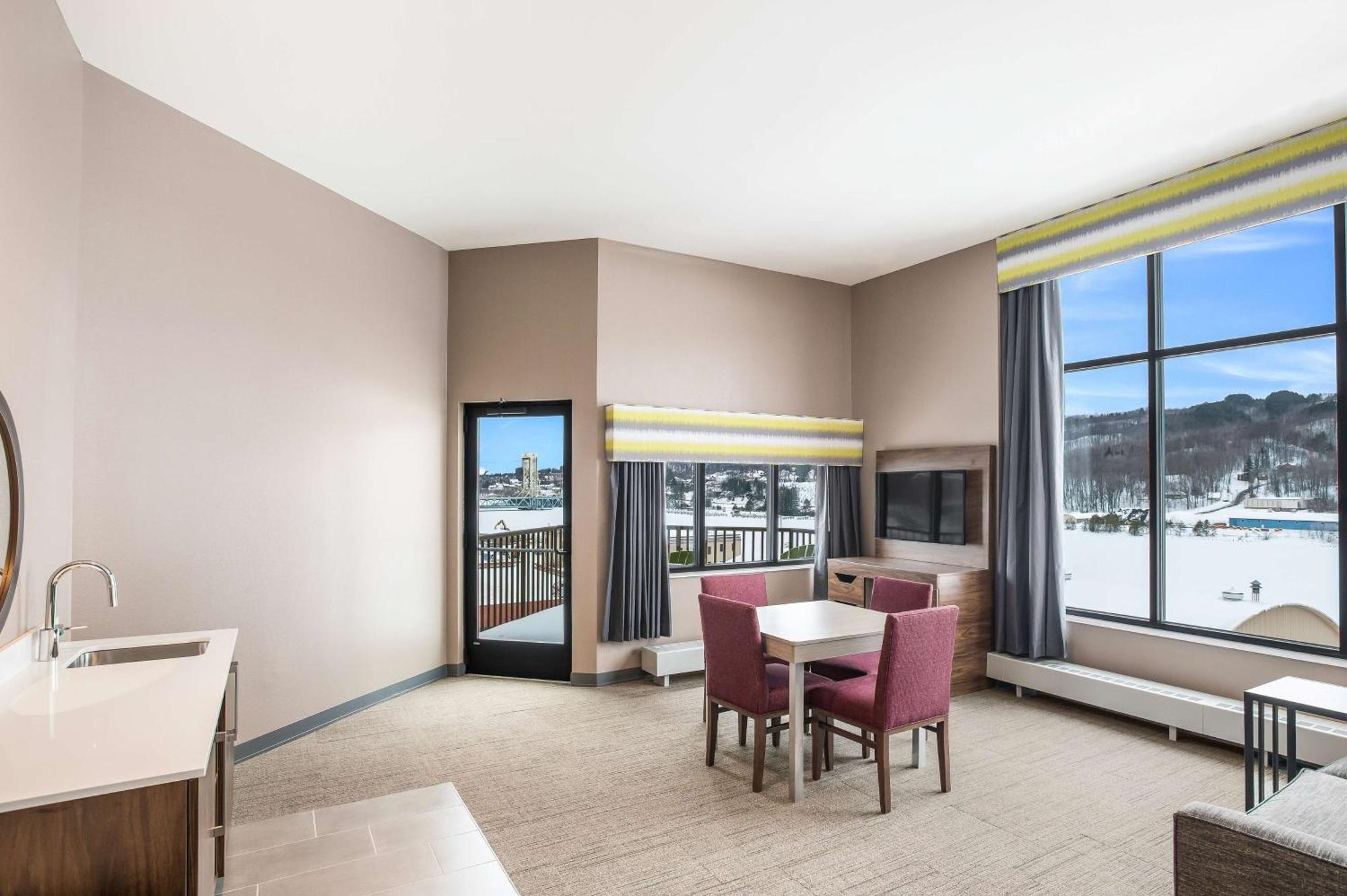 Hampton Inn & Suites 호턴 외부 사진